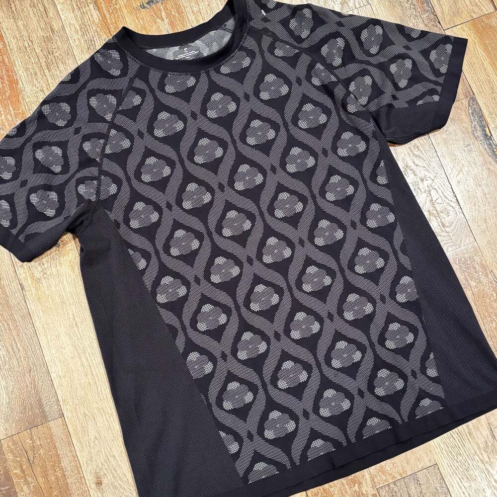 Fabletics Men's The Training Day Tee XXL Black Patterned Athletic Shirt - Picture 5 of 8